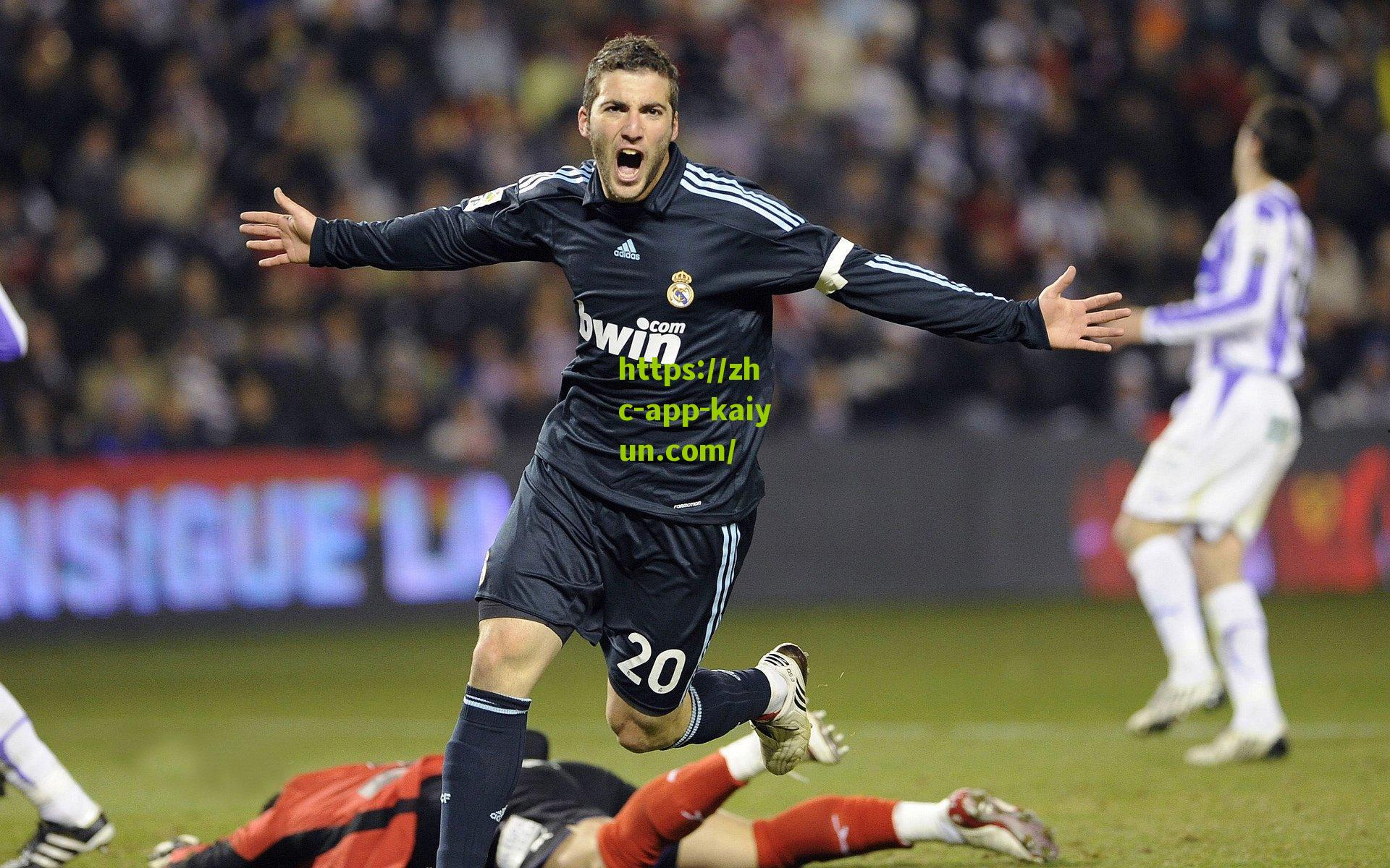 开云-罗马诺确认，科莫600万欧元买断巴萨后卫瓦莱，意甲新军后防升级