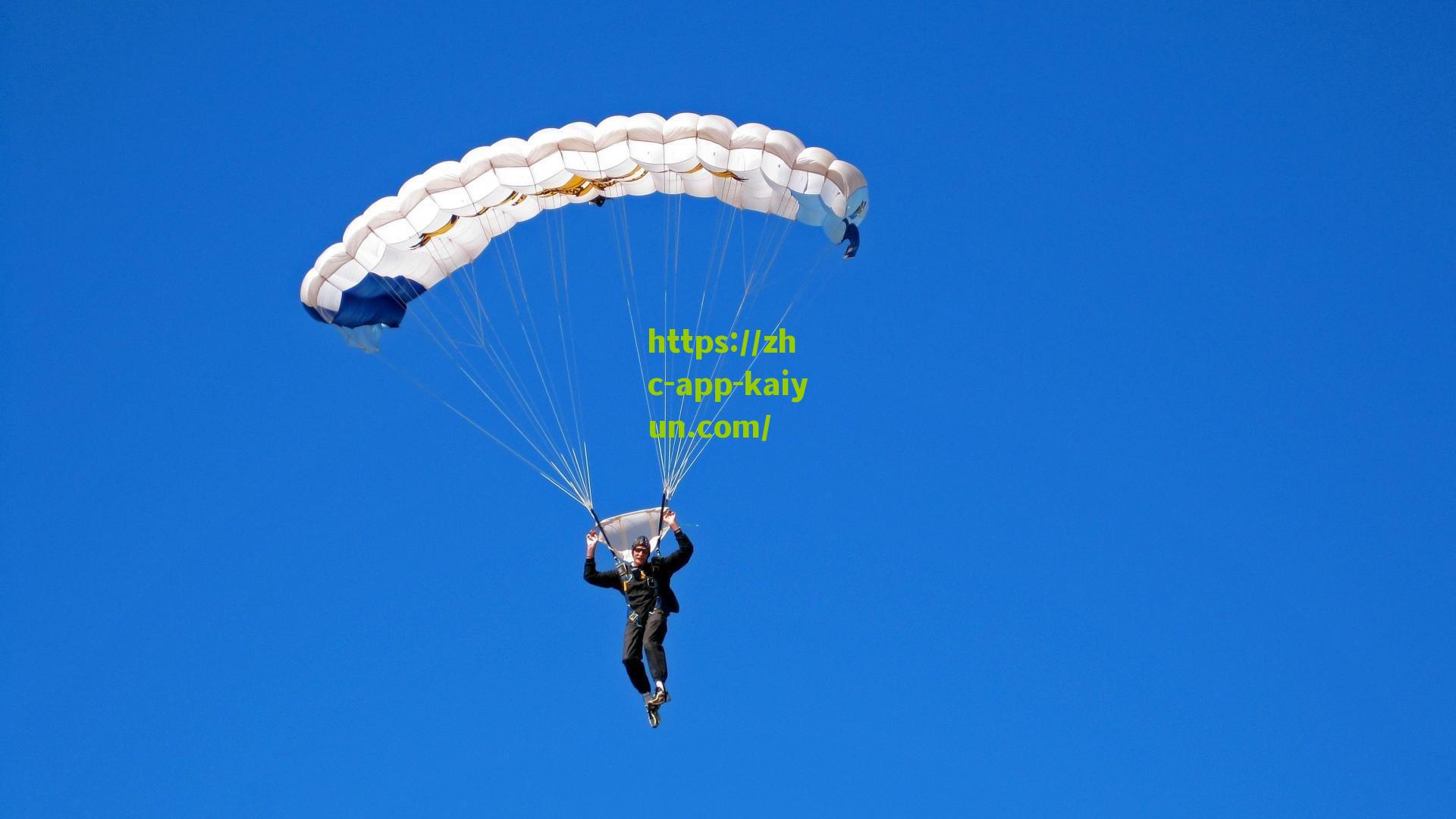 开云体育下载_达拉斯水花兄弟雏形初现？克莱·汤普森与新援拉塞尔合练引爆期待